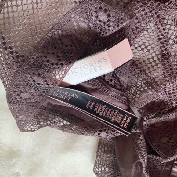 Victoria’s Secret cheeky panty - Picture 3 of 3